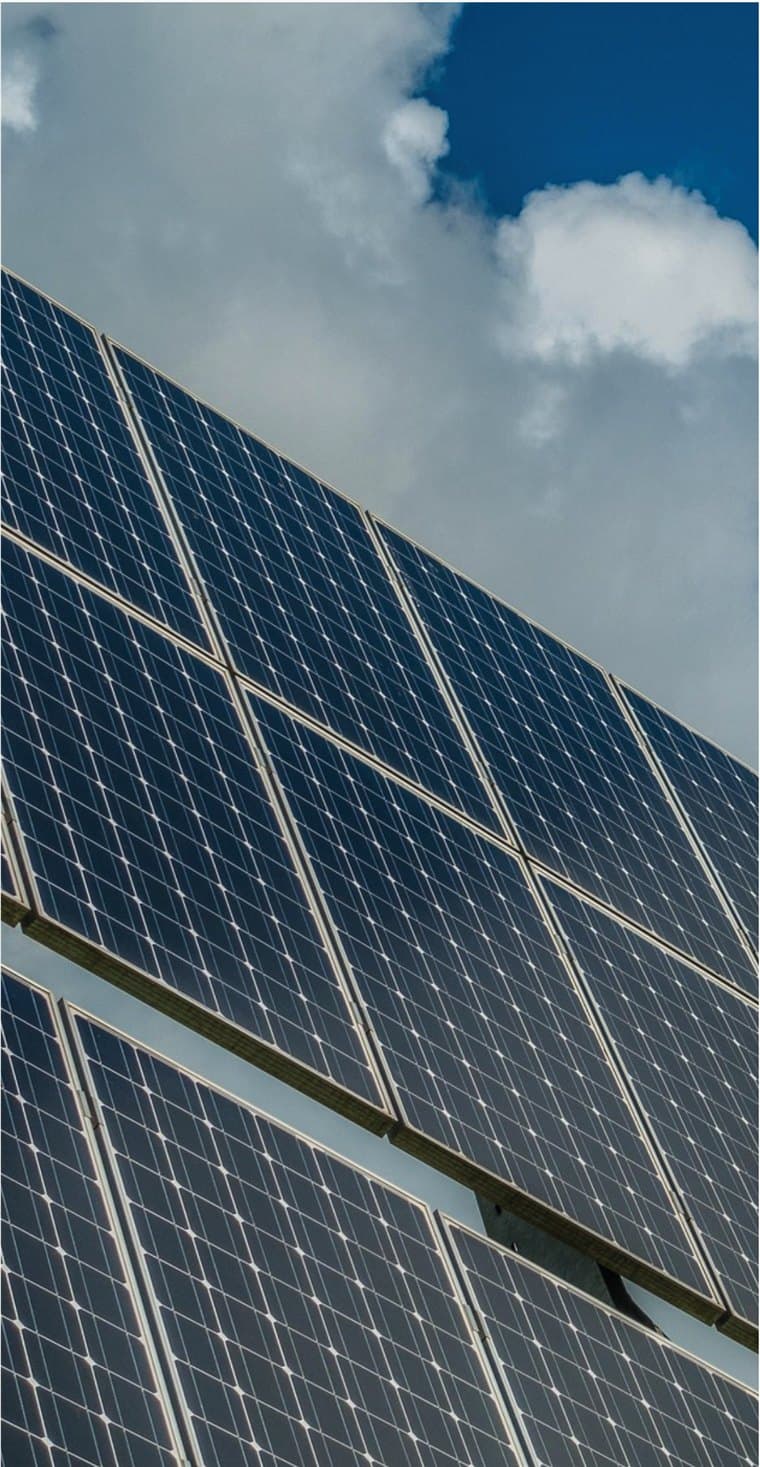 Gros plan sur des panneaux photovoltaïques